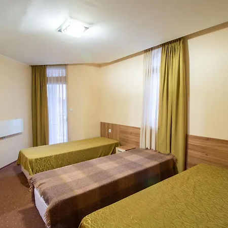2 Bedroom, 2 Showeroom Suitable For A Family Skication And Remote Working