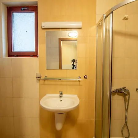 Alpesi faház 2 Bedroom, 2 Showeroom Suitable For A Family Skication And Remote Working