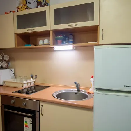 2 Bedroom, 2 Showeroom Suitable For A Family Skication And Remote Working *