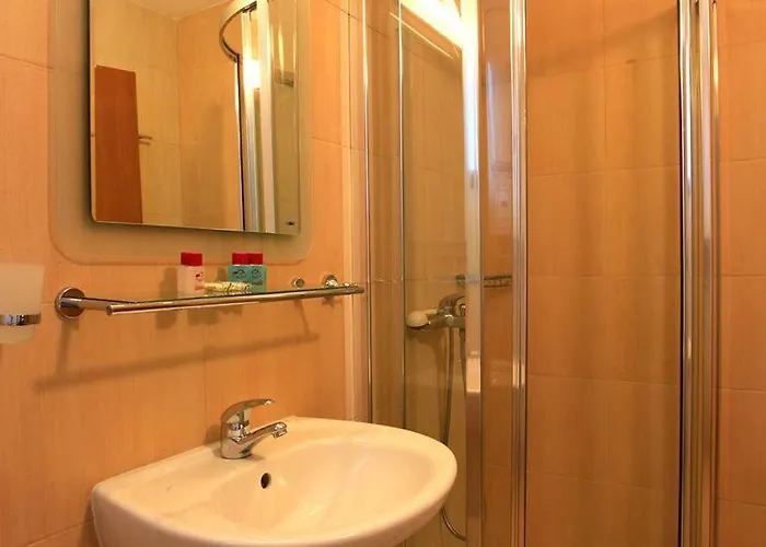 2 Bedroom, 2 Showeroom Suitable For A Family Skication And Remote Working 샬레 *